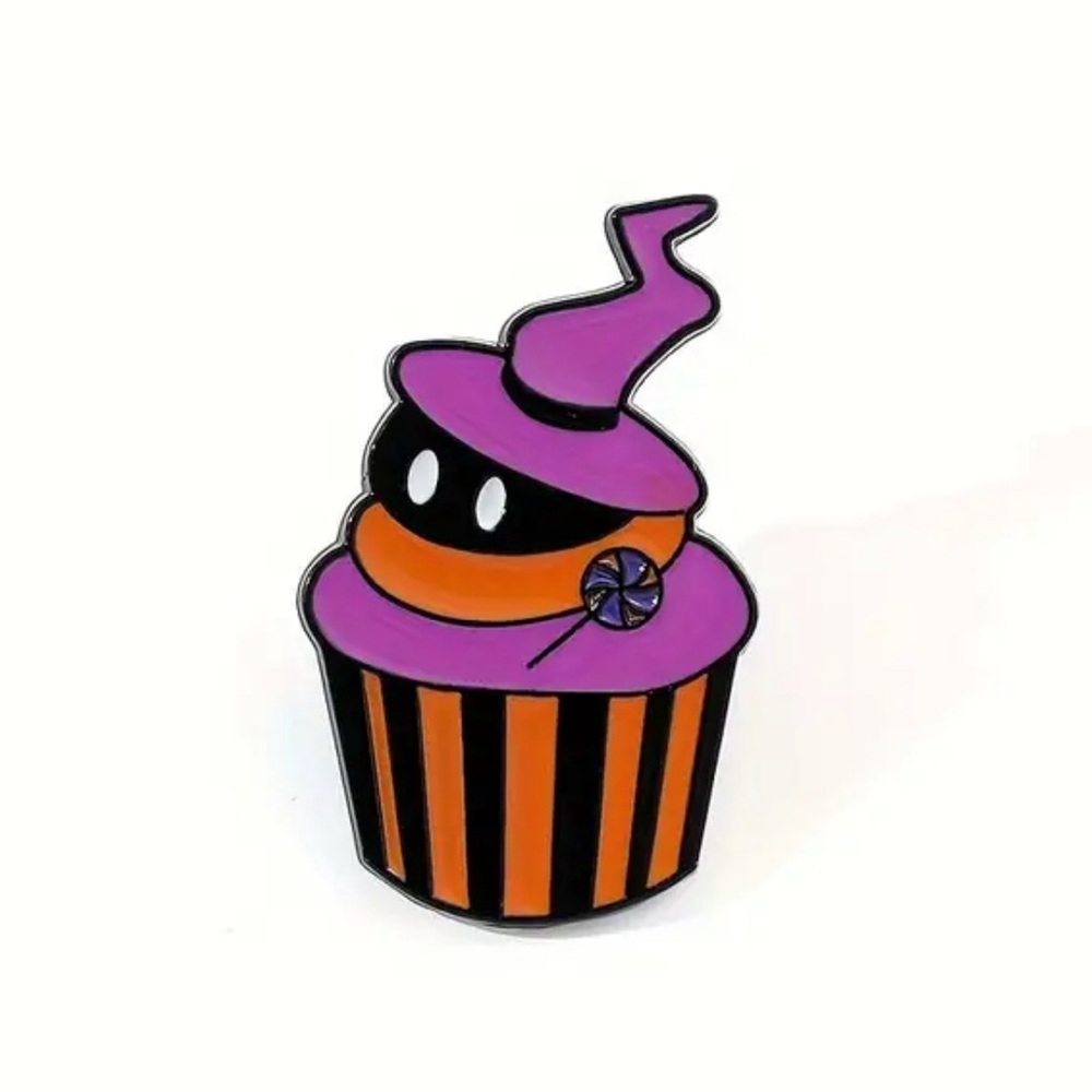 Halloween cupcake enamel pin
